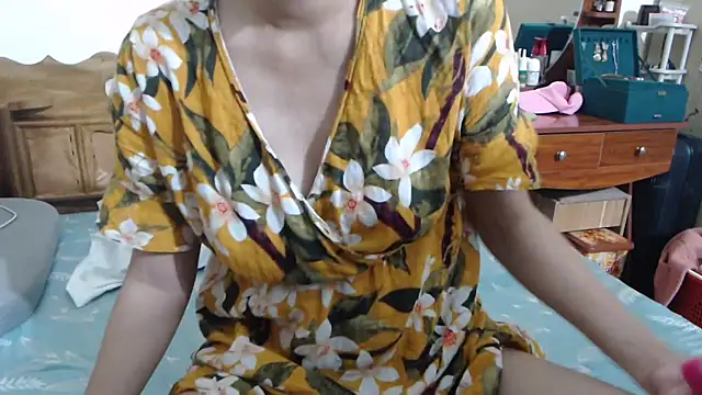 Snapshot of Beauty_Asian_Tina chatting on 10/26/25, 02:56 Beauty Asian Tina online show from 10/26/25, 02:56