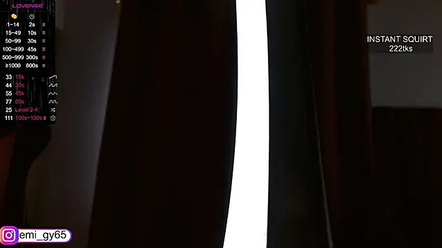 Snapshot of emilyn_grey1 chatting on 02/17/26, 04:15 emilyn grey1 online show from 02/17/26, 04:15