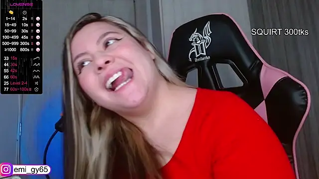 Snapshot of emilyn_grey1 chatting on 11/15/25, 04:00 emilyn grey1 online show from 11/15/25, 04:00