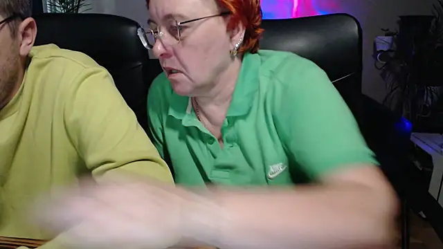 Snapshot of JoannaAndNeighbour chatting on 11/06/25, 08:51 JoannaAndNeighbour online show from 11/06/25, 08:51