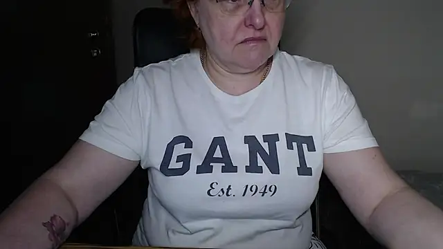 Snapshot of JoannaAndNeighbour chatting on 03/04/25, 08:13 JoannaAndNeighbour online show from 03/04/25, 08:13