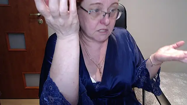 Snapshot of JoannaAndNeighbour chatting on 03/19/25, 03:19 JoannaAndNeighbour online show from 03/19/25, 03:19