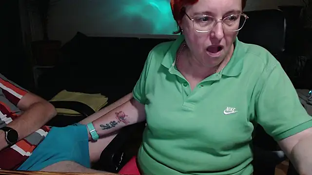 Snapshot of JoannaAndNeighbour chatting on 11/07/25, 08:35 JoannaAndNeighbour online show from 11/07/25, 08:35