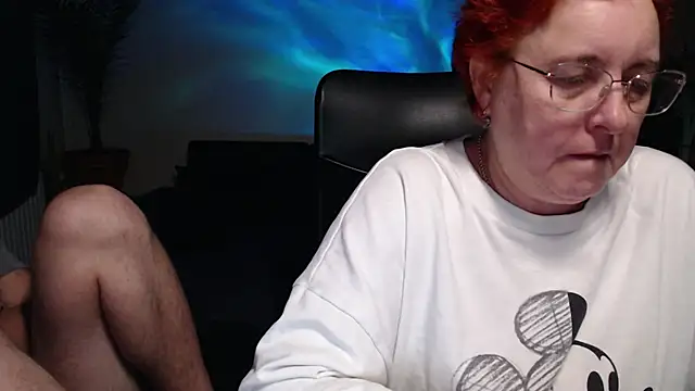 Snapshot of JoannaAndNeighbour chatting on 10/22/25, 07:46 JoannaAndNeighbour online show from 10/22/25, 07:46