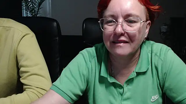 Snapshot of JoannaAndNeighbour chatting on 11/07/25, 08:30 JoannaAndNeighbour online show from 11/07/25, 08:30