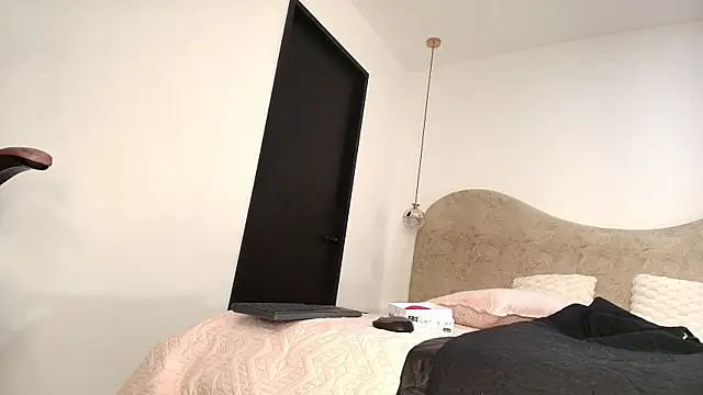 zzoe  online show from 11/16/25, 03:11