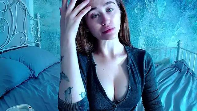 millllina online show from 10/18/25, 01:07
