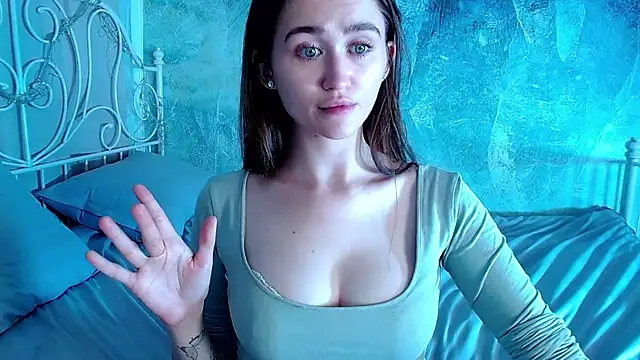 millllina online show from 10/31/25, 01:19