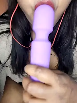 Snapshot of Litchi70 chatting on 02/27/25, 05:26 Litchi70 online show from 02/27/25, 05:26