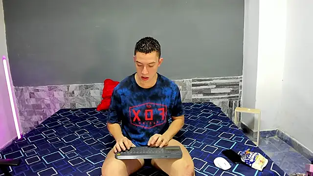 davinalhot online show from 05/05/26, 12:24