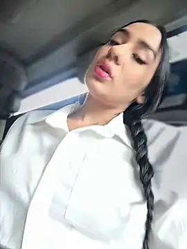 Snapshot of __IRIS__ chatting on 07/17/26, 04:26 IRIS online show from 07/17/26, 04:26
