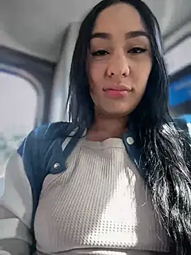 Snapshot of __IRIS__ chatting on 06/19/26, 01:39 IRIS online show from 06/19/26, 01:39
