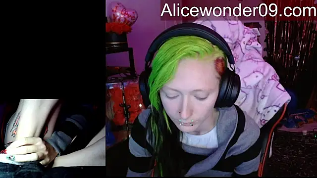 alicewonder09 online show from 02/15/26, 05:52