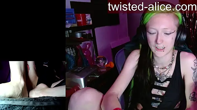 alicewonder09 online show from 05/02/26, 03:56