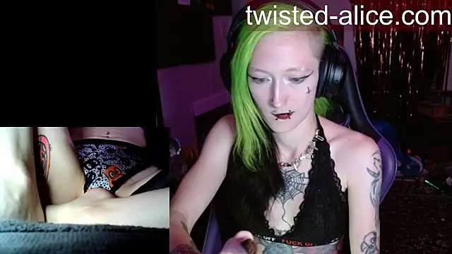 Snapshot of alicewonder09 chatting on 07/02/26, 03:18 alicewonder09 online show from 07/02/26, 03:18