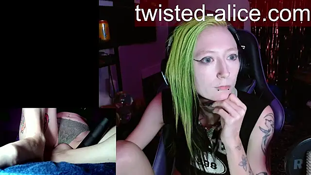 Snapshot of alicewonder09 chatting on 07/13/26, 03:17 alicewonder09 online show from 07/13/26, 03:17