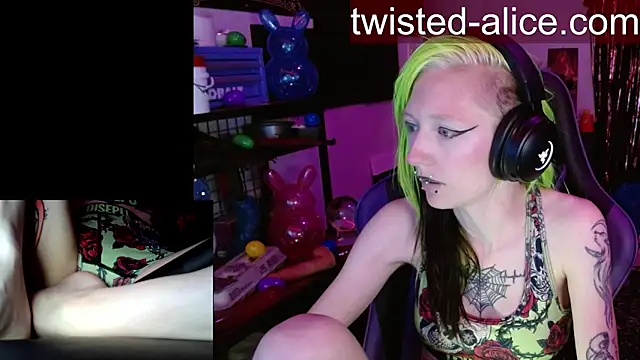 alicewonder09 online show from 04/02/26, 03:13
