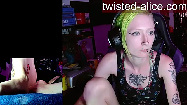 alicewonder09 online show from 05/17/26, 02:55