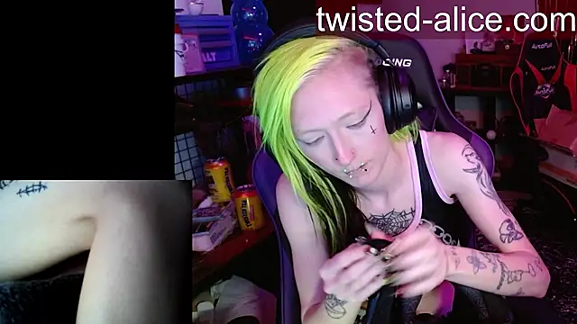 alicewonder09 online show from 04/12/26, 02:59