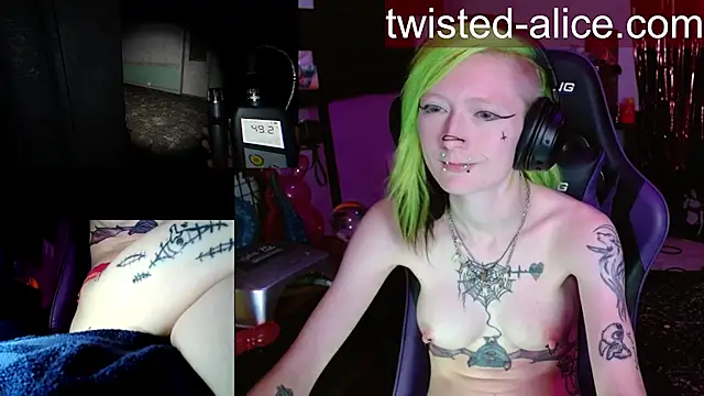 alicewonder09 online show from 05/05/26, 03:09