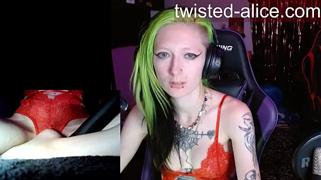 Snapshot of alicewonder09 chatting on 07/05/26, 05:25 alicewonder09 online show from 07/05/26, 05:25