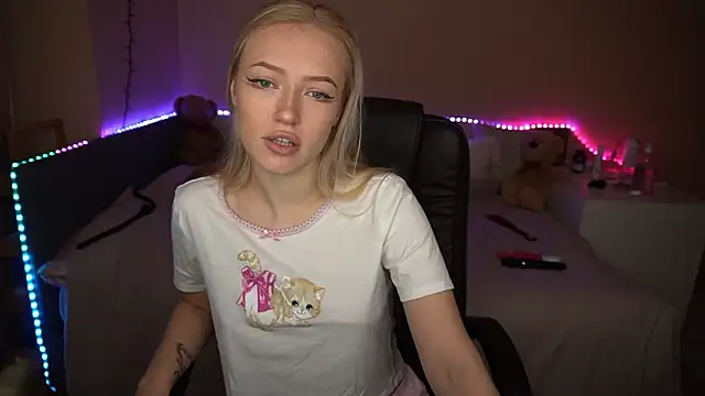 AmandaFiree online show from 11/14/25, 06:28