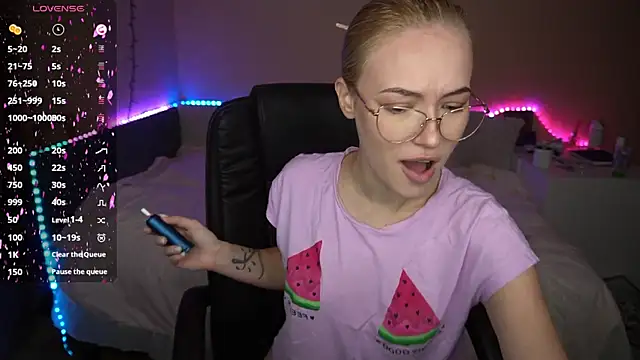 AmandaFiree online show from 10/03/25, 04:47