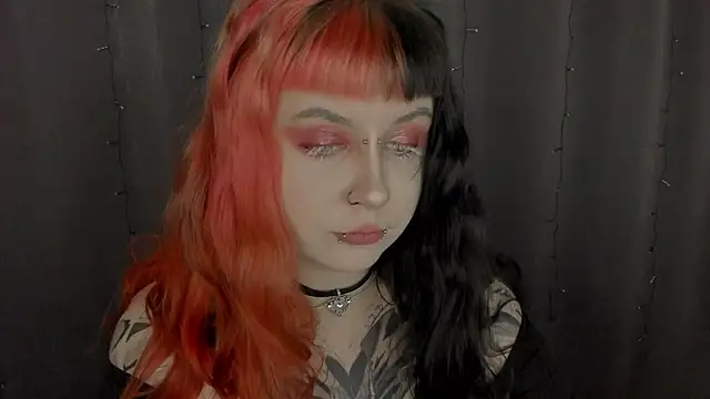 t0riayun0 online show from 02/20/26, 10:06