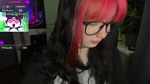 Snapshot of t0riayun0 chatting on 06/12/26, 09:12 t0riayun0 online show from 06/12/26, 09:12