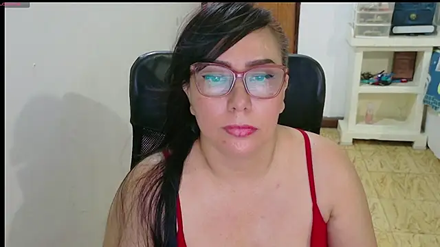 hottplay online show from 11/02/25, 03:39