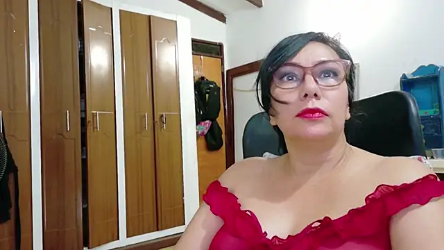 hottplay online show from 05/08/26, 12:03