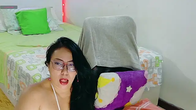 hottplay online show from 03/12/26, 03:49