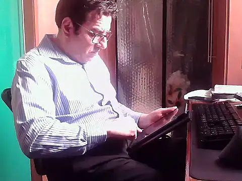 FernandoReuterG online show from 10/14/25, 03:01