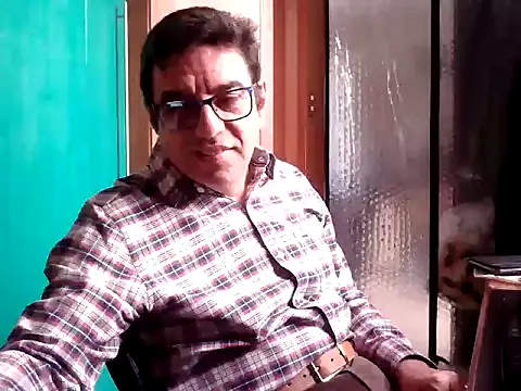 FernandoReuterG online show from 10/17/25, 03:58