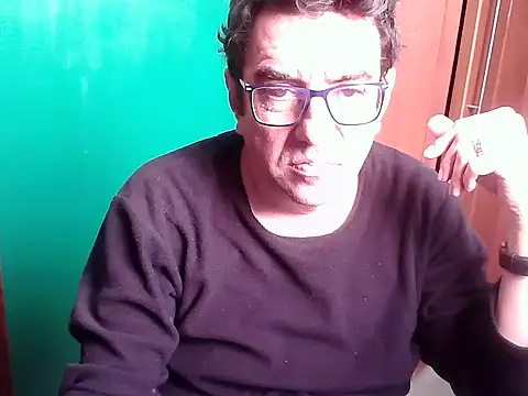 FernandoReuterG online show from 10/13/25, 02:51