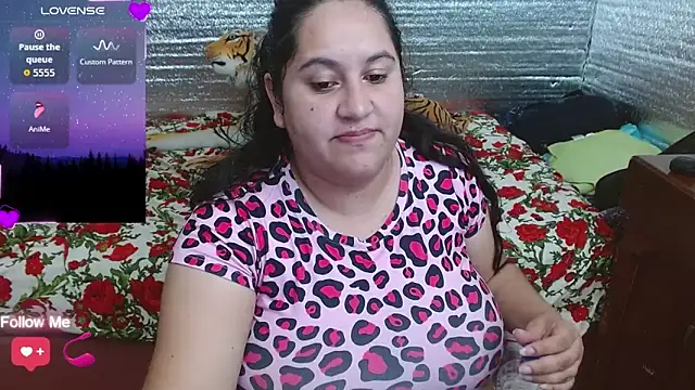 EMILY-NESSA online show from 11/12/25, 11:08