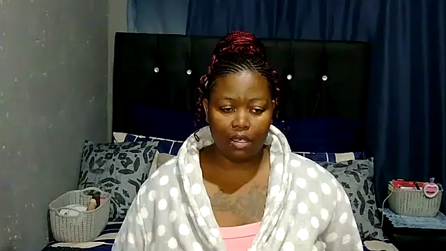 Snapshot of caramelbooty69 chatting on 05/15/26, 01:14 caramelbooty69 online show from 05/15/26, 01:14
