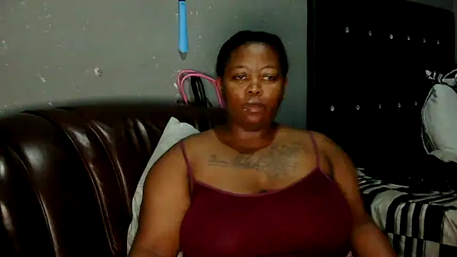 Snapshot of caramelbooty69 chatting on 02/19/26, 07:33 caramelbooty69 online show from 02/19/26, 07:33