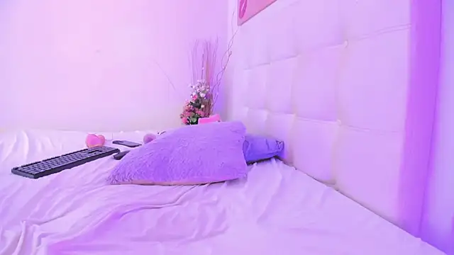 Lulu exotic1 online show from 12/17/25, 09:42