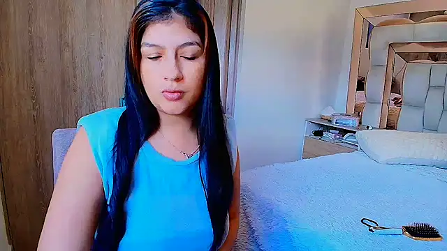 sara2520 online show from 10/06/25, 07:25