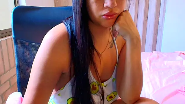 sara2520 online show from 12/14/25, 07:41