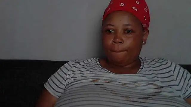 Snapshot of Sexy-queen99xx chatting on 12/15/25, 07:47 Sexy-queen99xx online show from 12/15/25, 07:47