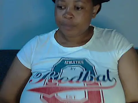 Snapshot of Sexy-queen99xx chatting on 11/12/25, 05:11 Sexy-queen99xx online show from 11/12/25, 05:11