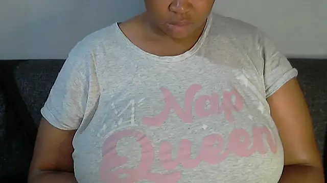 Snapshot of Sexy-queen99xx chatting on 10/28/25, 06:45 Sexy-queen99xx online show from 10/28/25, 06:45