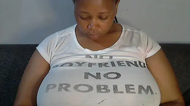 Snapshot of Sexy-queen99xx chatting on 10/27/25, 07:53 Sexy-queen99xx online show from 10/27/25, 07:53