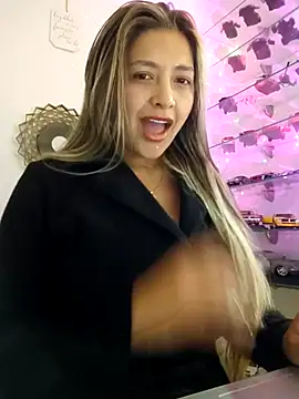 Snapshot of alana_69 chatting on 02/11/26, 11:15 alana 69 online show from 02/11/26, 11:15