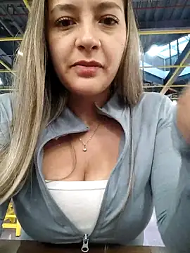 Snapshot of alana_69 chatting on 06/25/26, 10:59 alana 69 online show from 06/25/26, 10:59