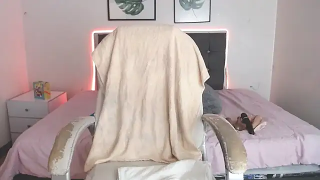 selena yourmilf online show from 03/10/26, 05:50