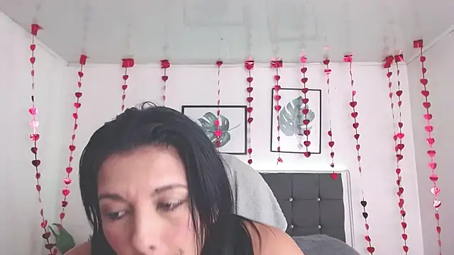 selena yourmilf online show from 02/24/25, 07:52