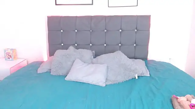 selena yourmilf online show from 03/31/26, 06:10